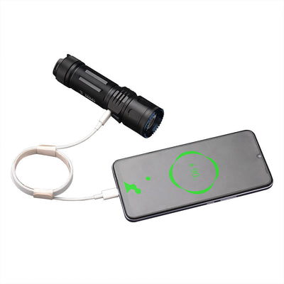 Fitorch P26RGT flashlight connected to a smartphone in a power-bank demonstration